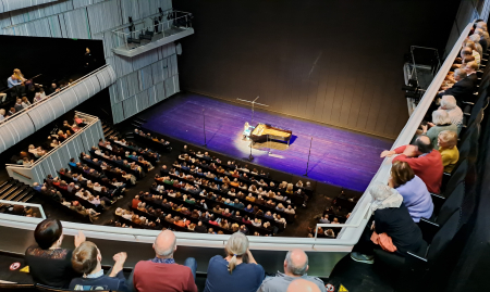 Agence de booking de musique classique bien gérée, avec un nom et une renommée dans le Benelux. (BRU) image