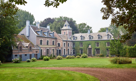 Investissez dans le patrimoine : une société patrimoniale avec un bien immobilier au cœur du quartier du Sablon et un château à Ternat. image