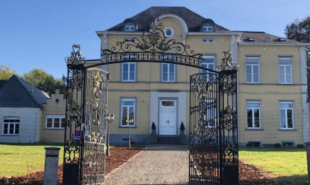 CHATEAUX UNIQUE situé dans le sud-est de la Flandre image