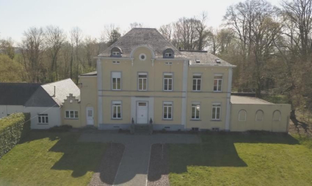 CHATEAUX UNIQUE situé dans le sud-est de la Flandre